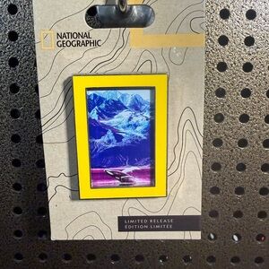 Expo 2022 National Geographic Water Disney Pin Whale Magazine Limited